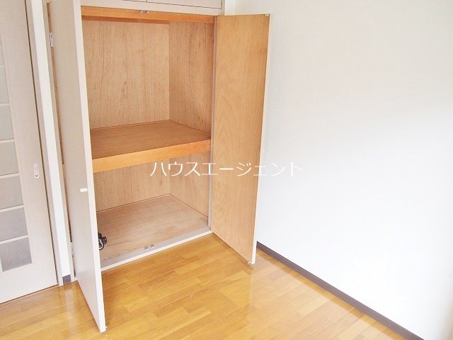 収納　広々収納　奥行ございます。