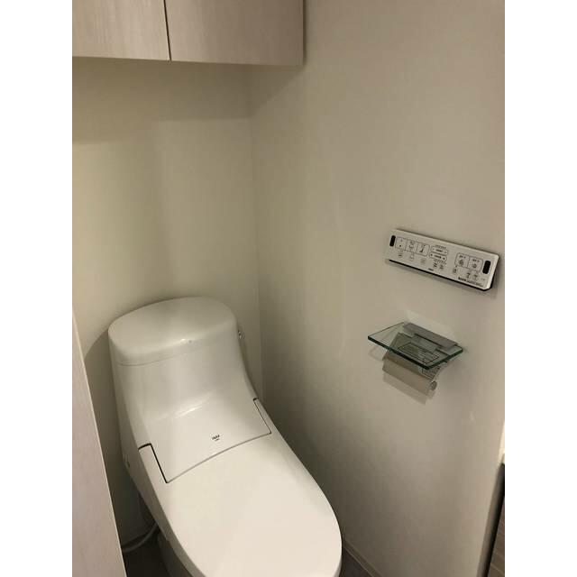 トイレ　※写真は同タイプ住戸です。