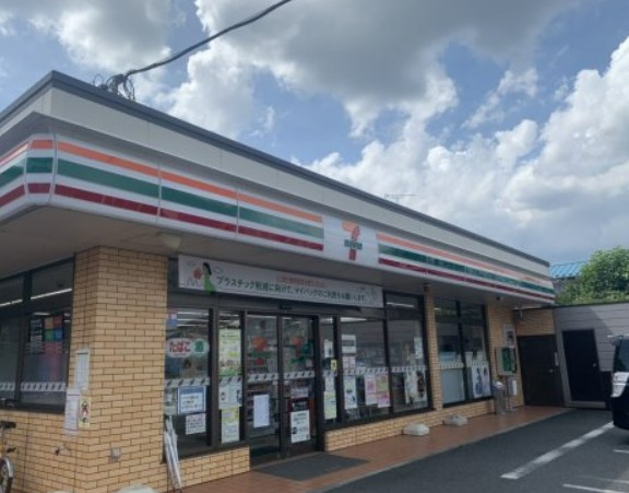 コンビニ　セブンイレブン 大和桜森1丁目店（コンビニ）まで932m