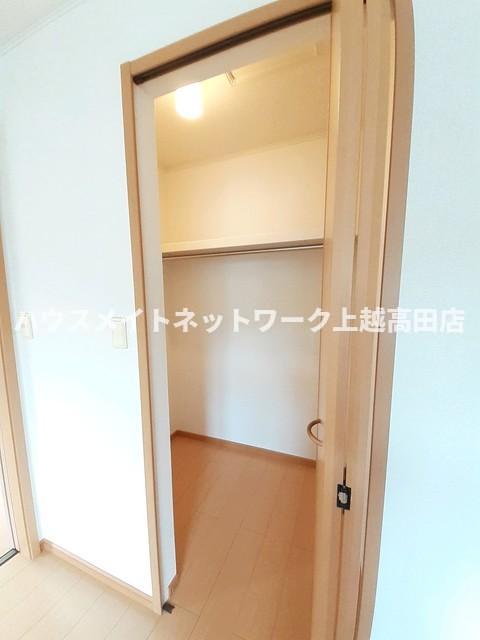 収納　ウォークインクローゼット