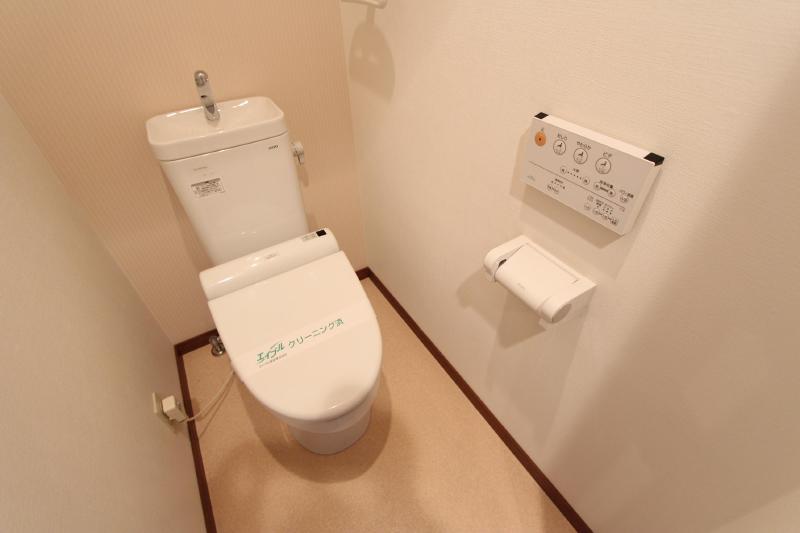 トイレ　同タイプ（参考写真）