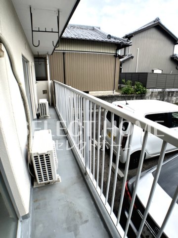 バルコニー　外からの目が気にならないバルコニーで洗濯物が干せます