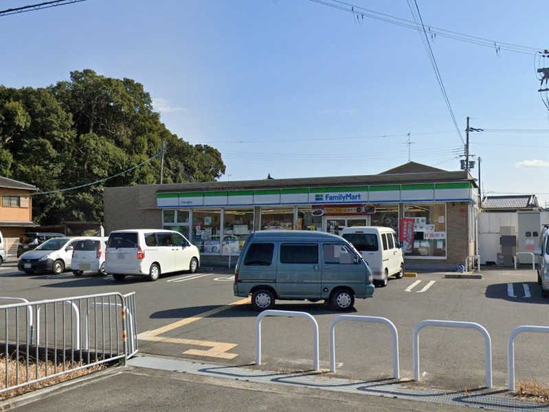 コンビニ　ファミリーマート木津川相楽店（コンビニ）まで424m