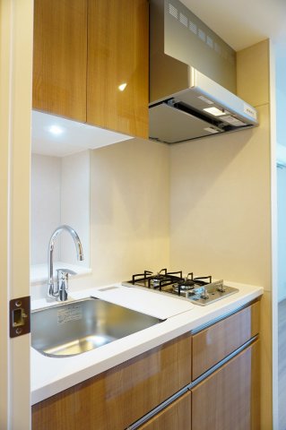 キッチン　※モデルルーム参考写真 　家具家電配置例
