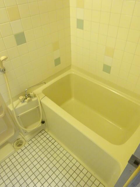 バス・シャワールーム　他の部屋の写真を使用しており…?