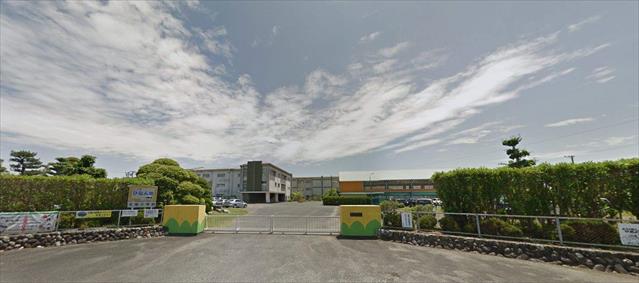 小学校　大坂小（小学校）まで883m