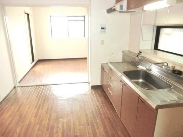 居室・リビング　角部屋住戸で過ごしやすく、おすすめです。