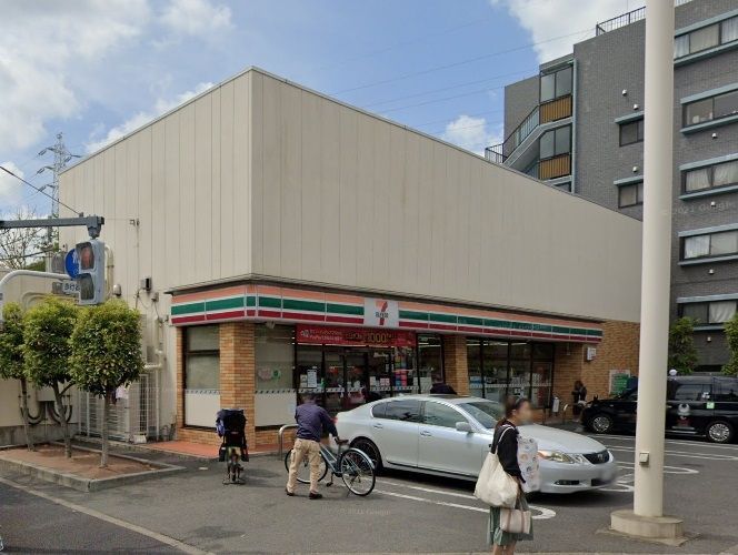 コンビニ　セブンイレブン足立東綾瀬3丁目店（コンビニ）まで510m
