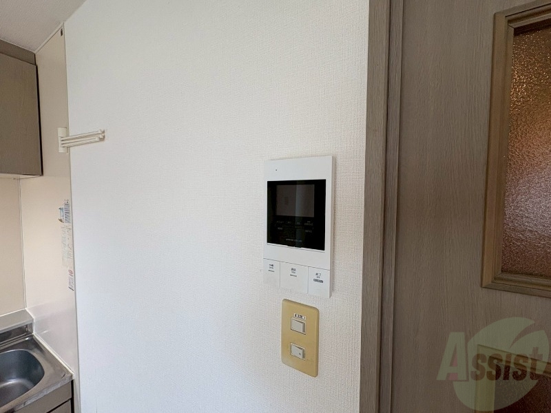 その他設備　ＴＶモニター付インターホンです。来客者の顔が見えるので安心！