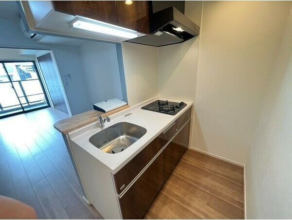 キッチン　別部屋の写真となります