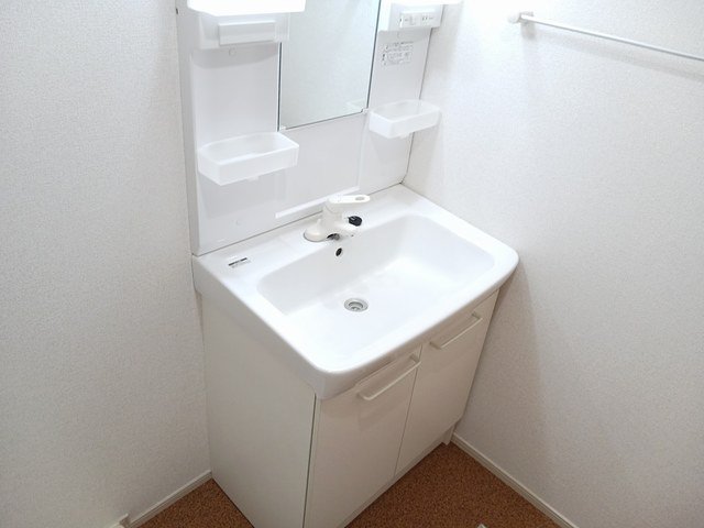 洗面設備　忙しい朝には欠かせない洗面所です