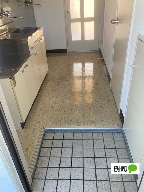 玄関　他のお部屋のお写真です
