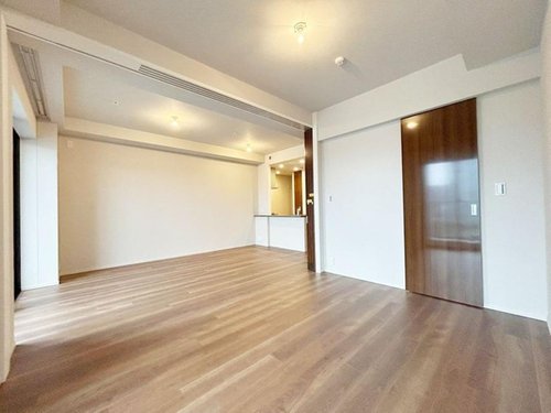 居室・リビング　＊別部屋参考写真