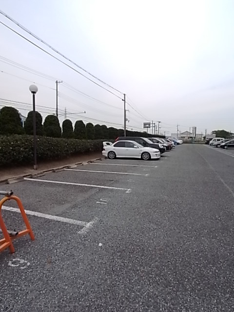 駐車場　広々とした駐車場