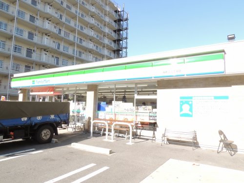 コンビニ　ファミリーマート 海老江三丁目店（コンビニ）まで501m