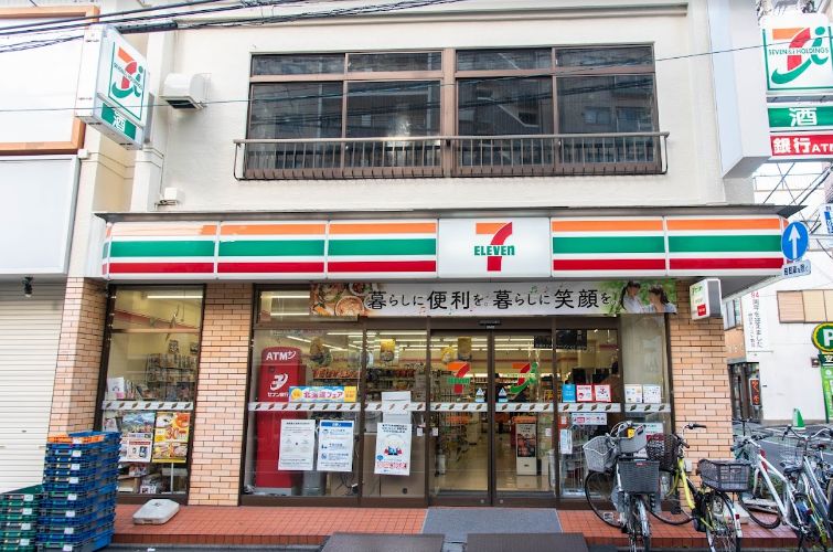 コンビニ　セブンイレブン北区滝野川6丁目店（コンビニ）まで290m