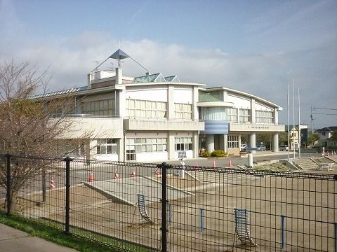 小学校　本宮市立本宮まゆみ小学校（小学校）まで340m