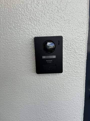 セキュリティ　カメラ付きのインターフォンで誰が訪問してきたかわかりますので