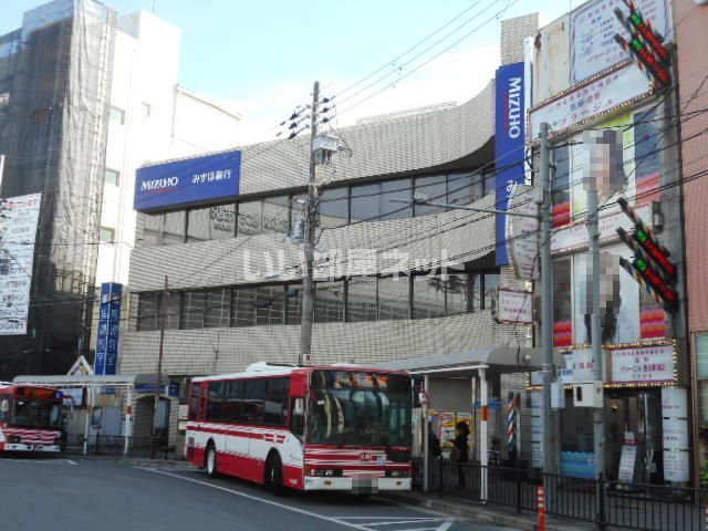 銀行　みずほ銀行枚方支店（銀行）まで401m