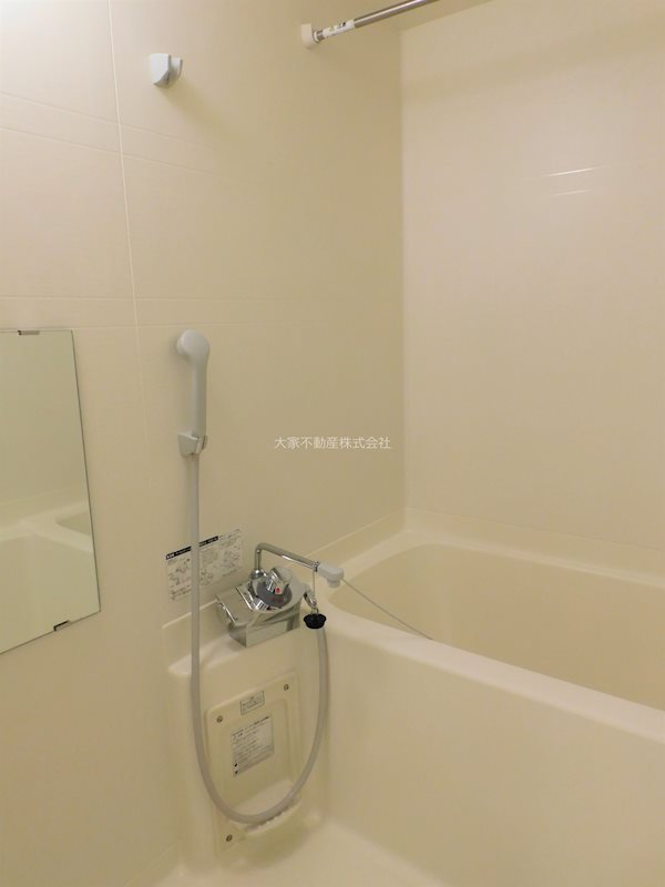 バス・シャワールーム　※別部屋写真のためイメージ。現況優先です。