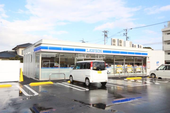 コンビニ　ローソン中津中央町一丁目店（コンビニ）まで623m