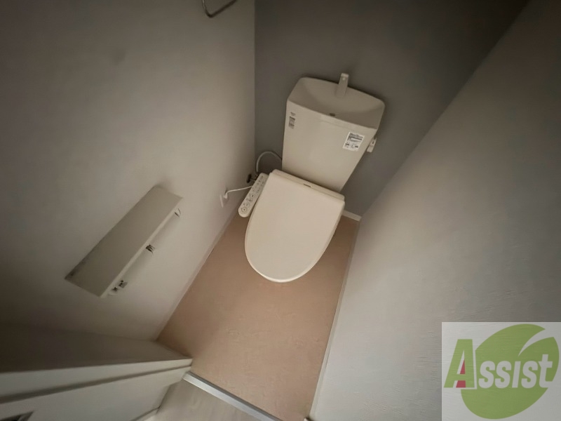 トイレ　ウォシュレット機能がついたトイレです。安心して使用できます。