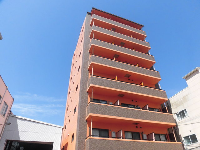 建物外観　ツートンカラーのお洒落な外観です