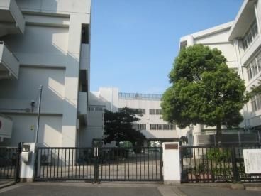 小学校　★★小田小学校（小学校）まで877m