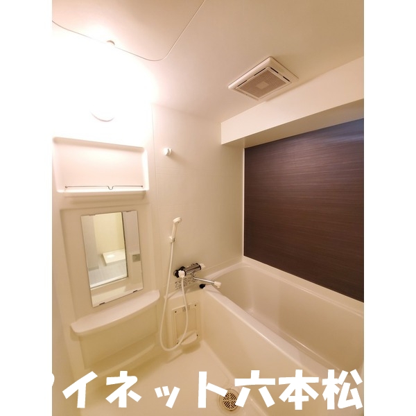 バス・シャワールーム　サーモスタット式水栓です