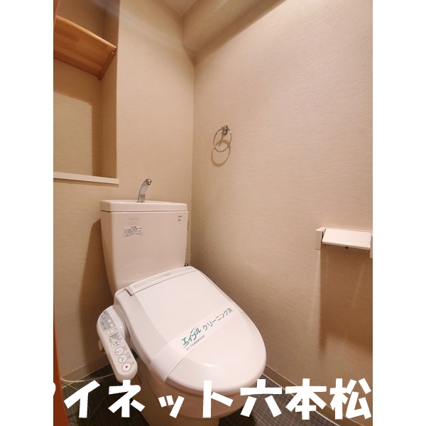 トイレ　ウォシュレット完備で快適