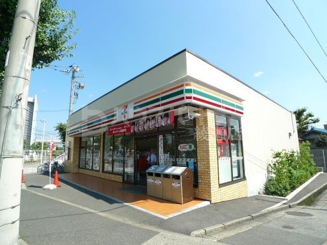 コンビニ　セブンイレブン足立西綾瀬3丁目店（コンビニ）まで510m