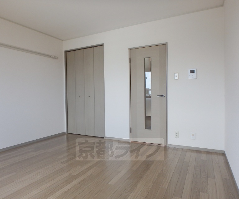 居室・リビング　落ち着いた雰囲気のお部屋です。