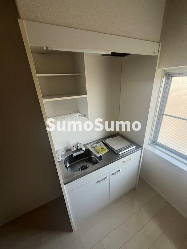 キッチン　コンパクトなキッチンで掃除もラクラク