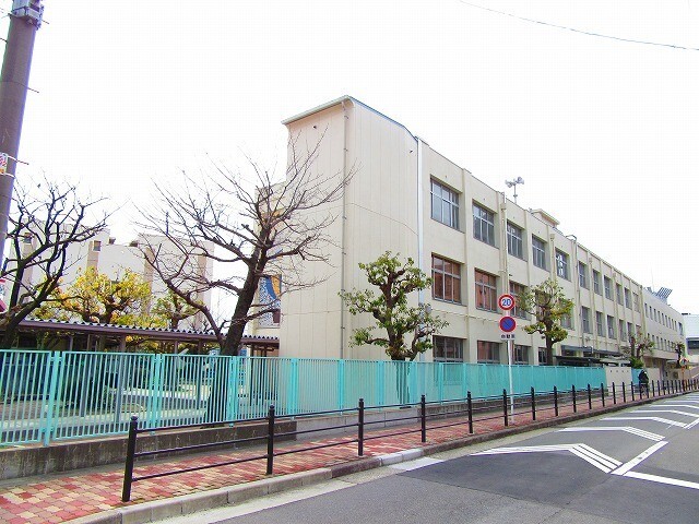 小学校　大阪市立出来島小学校（小学校）まで329m