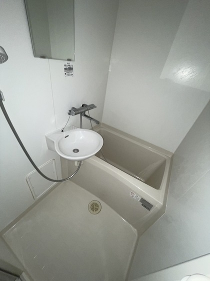 バス・シャワールーム　※別部屋の写真です
