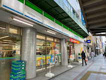 コンビニ　ファミリーマート 神田須田町一丁目店（コンビニ）まで122m