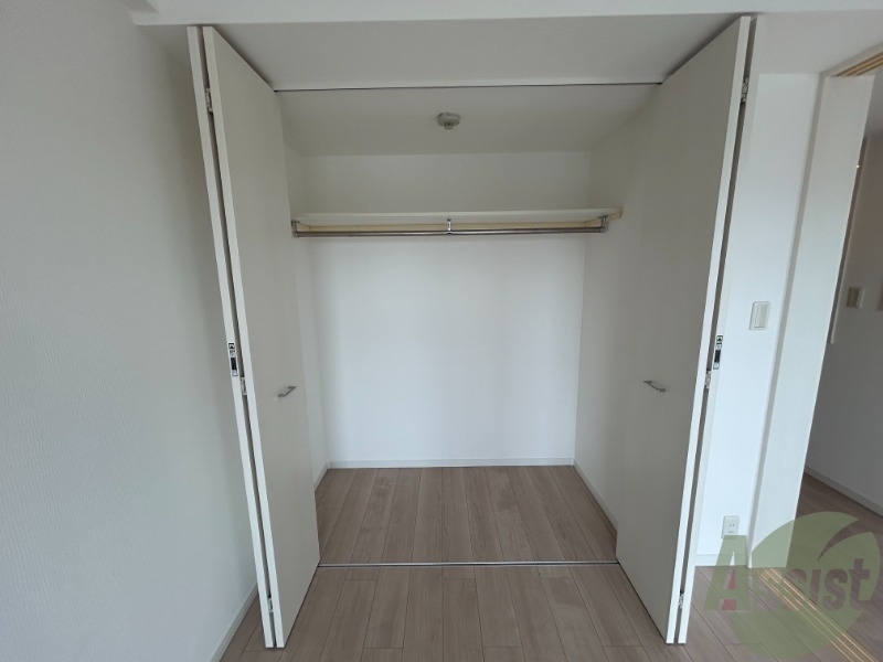 収納　収納はこちらをお使いください。便利なクローゼットタイプです。