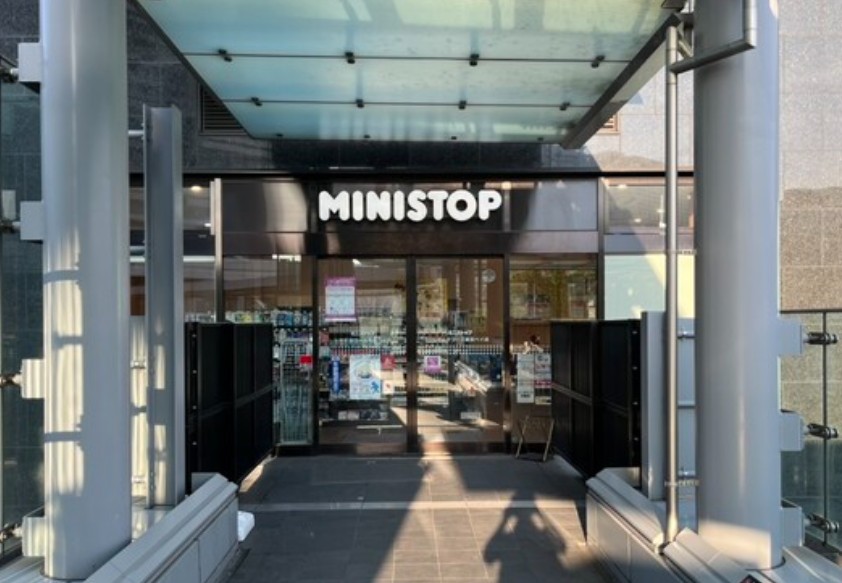 コンビニ　ミニストップシティタワーズ東京ベイ店（コンビニ）まで56m