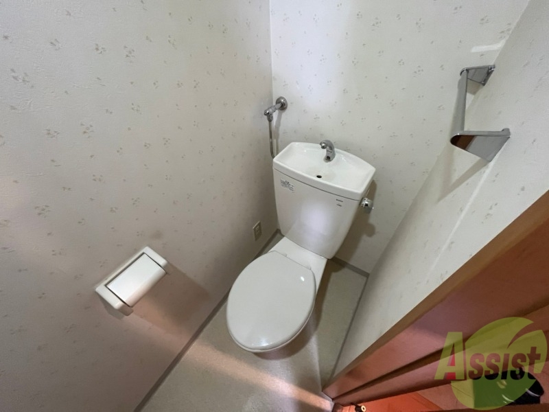 トイレ　トイレです。ウォシュレット付を探している方、おすすめです。