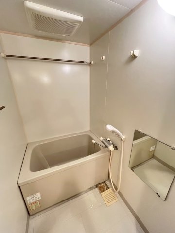 バス・シャワールーム　浴室乾燥機付き