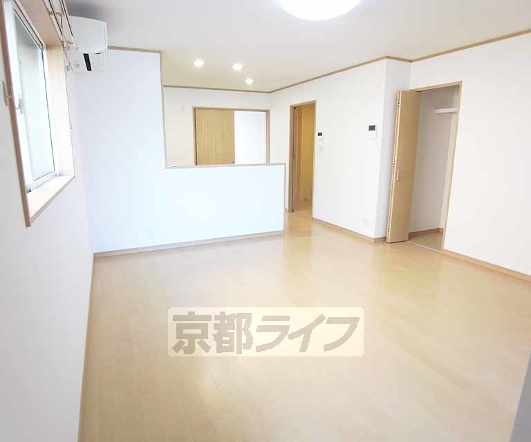 居室・リビング　広々ＬＤＫです！