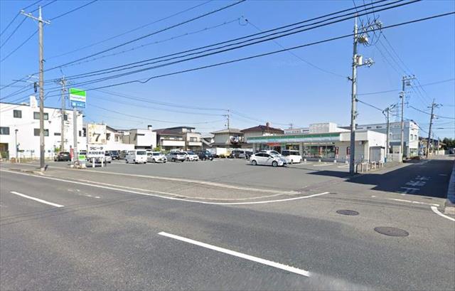 コンビニ　ファミリーマート東古松中央店（コンビニ）まで215m