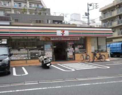 コンビニ　セブンイレブン荒川東日暮里2丁目店（コンビニ）まで166m