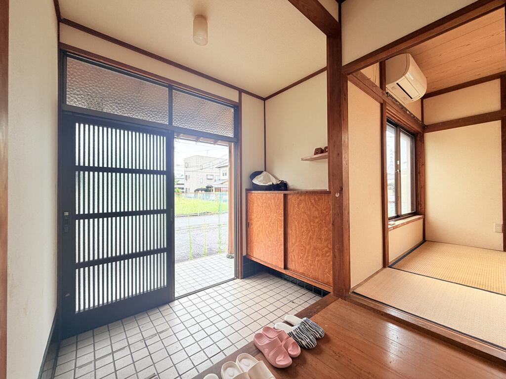 藤枝市郡・大庭園の家の玄関写真
