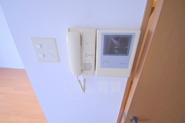 セキュリティ　モニター付きインターホン