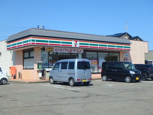 コンビニ　セブンイレブン上越教育大学前店（コンビニ）まで705m
