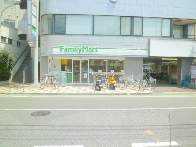 コンビニ　ファミリマート（コンビニ）まで1000m