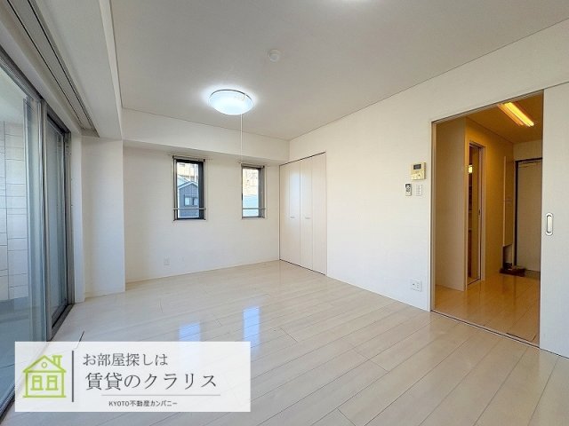 ＪＲ東海道本線 桂川駅 徒歩5分 6階建 築18年の居間写真