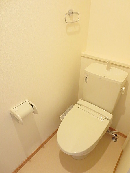 トイレ　落ち着いた色調のトイレです♪
