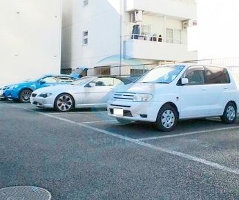 駐車場　駐車場